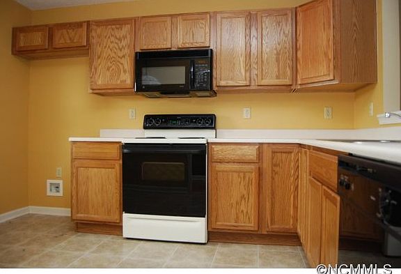 2nd image of 400 Deermouse Way