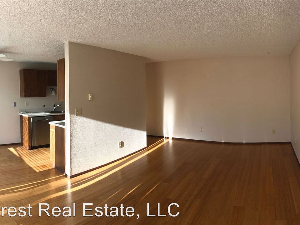 1st image of 11541 Greenwood Ave N APT 306