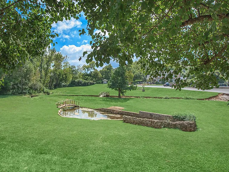 GORGEOUS PARK-LIKE SETTING