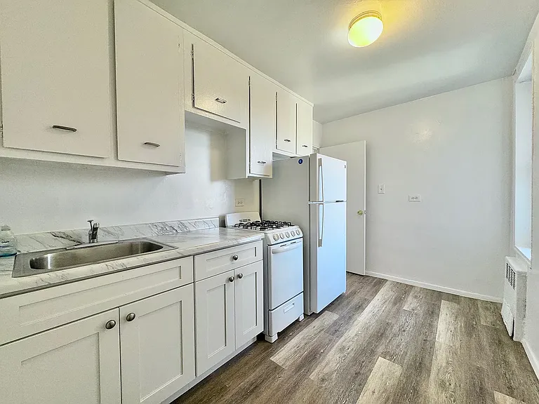 142-27 Barclay Ave #6C — Photo 7