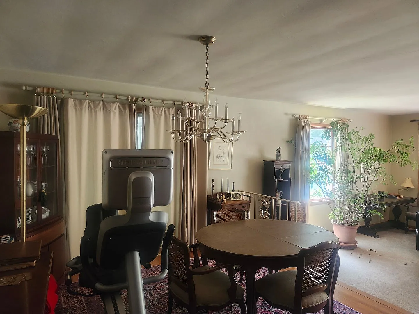 West Side Near Hoyt Park Single Family House — Photo 3