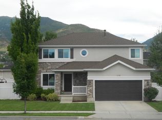 1694 Oakridge Park Dr, Farmington, UT 84025