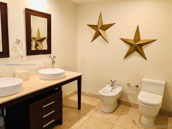 3rd image of 495 Brickell Ave Unit 18