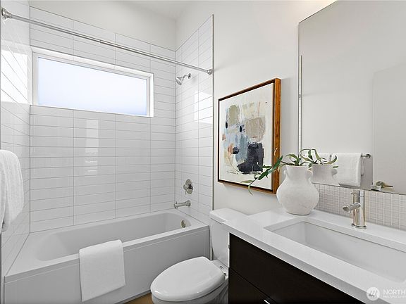 4th image of 705 18th Avenue S #B