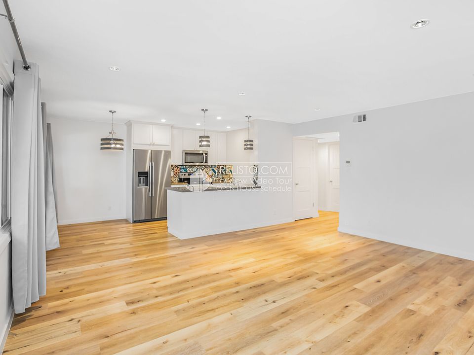 1st image of 33 Roque Moraes Ct APT 1