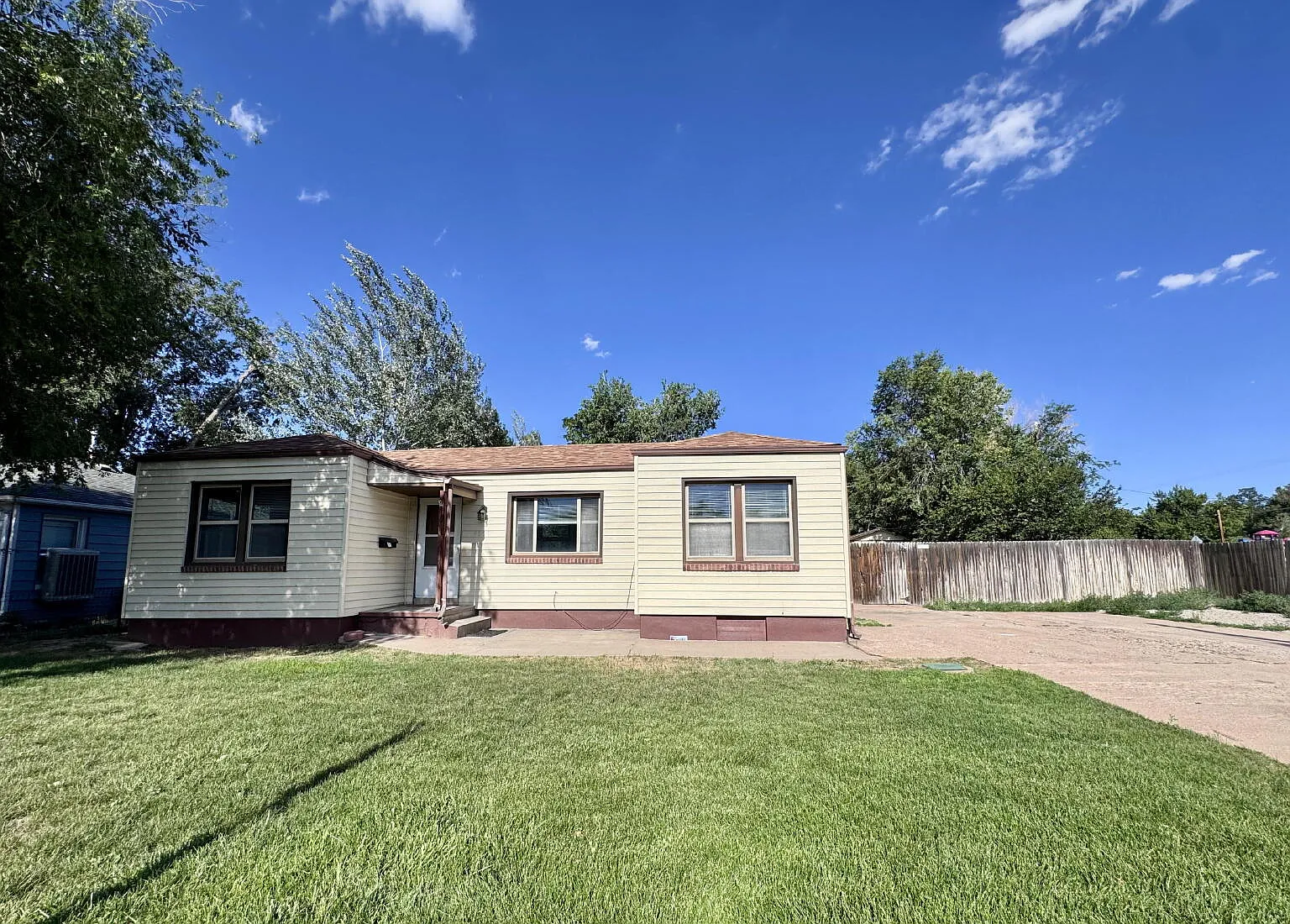 Charming 3-Bedroom 1-Bath Duplex — Photo 1