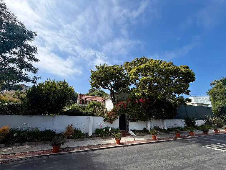 311 Amalfi Dr — Photo 69