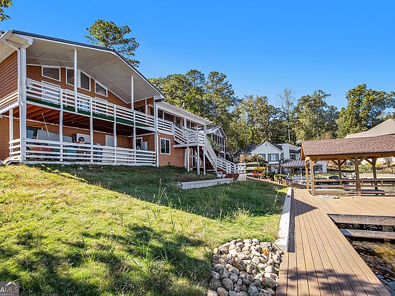 3rd image of 1126 Lakeshore Ct