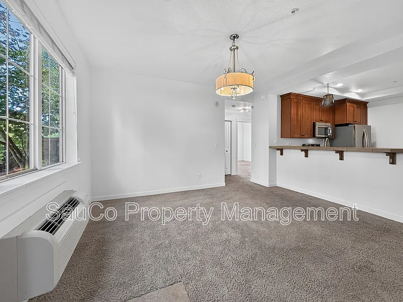 2 bed, 1.0 bath, 855 sqft, $1,895 — Photo 3