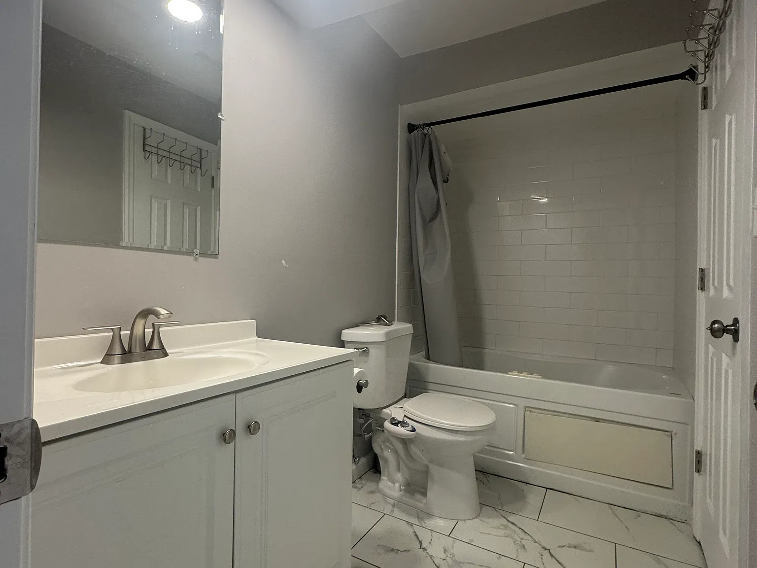 2 bed, 1200 sqft, $2,600 — Photo 4