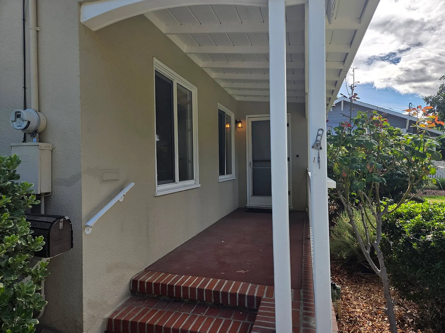 3 bed, 1254 sqft, $3,950 — Photo 2