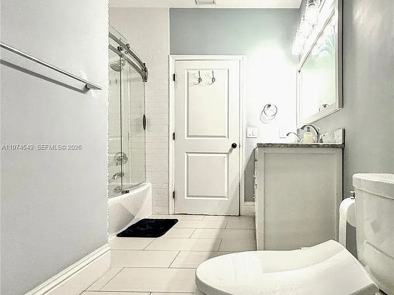 400 Alexandra Cir — Photo 70