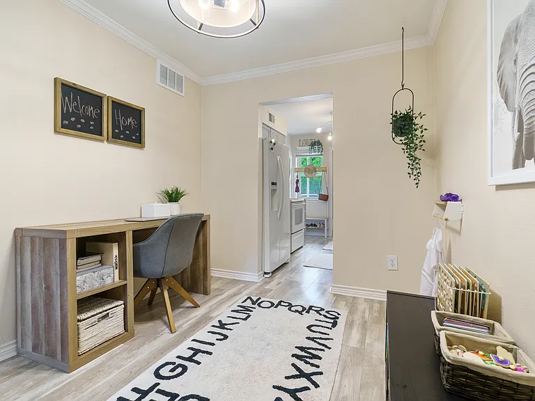 7707 Meadow Park Dr #112 — Photo 10