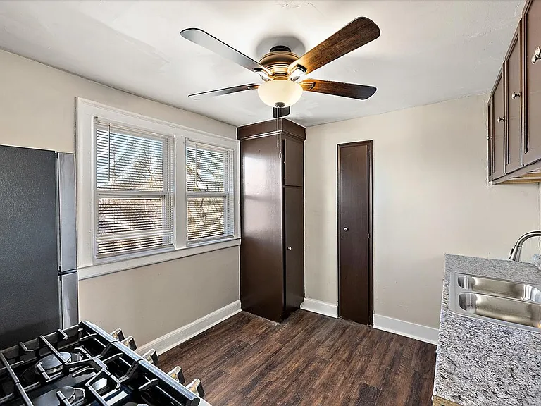 5741 Lakewood St — Photo 26