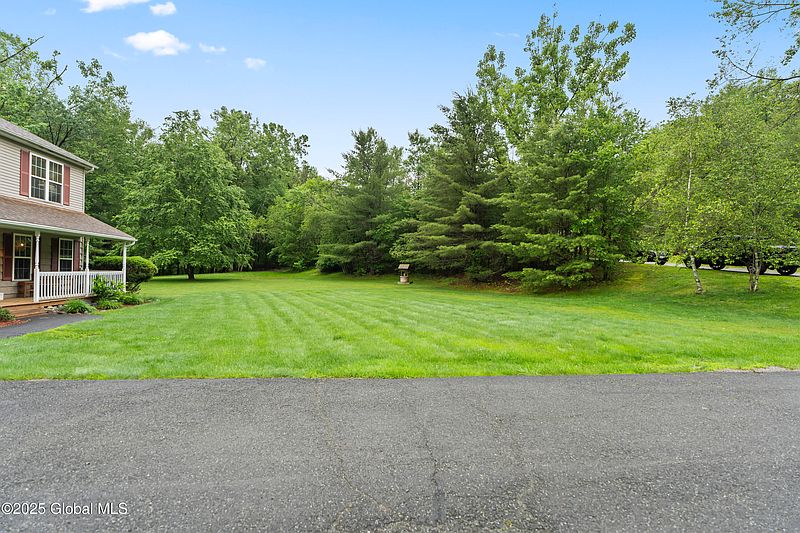 3rd image of 80 Fawn Ridge Way