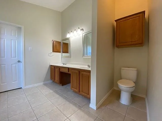 1202 Madison Dr — Photo 6