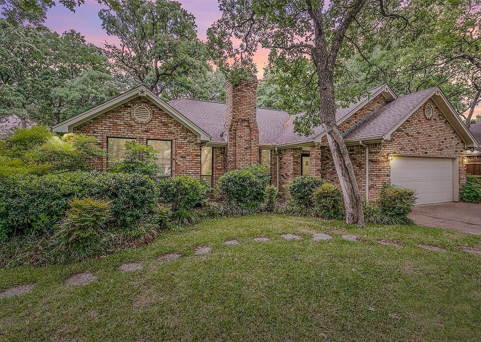 1st image of 932 Glen Oak Dr