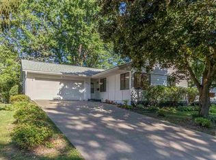 215 Oberlin St, Iowa City, IA 52245