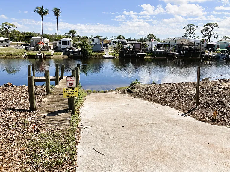 Boat ramp access to 10 Mile Canal for kayak/canoe