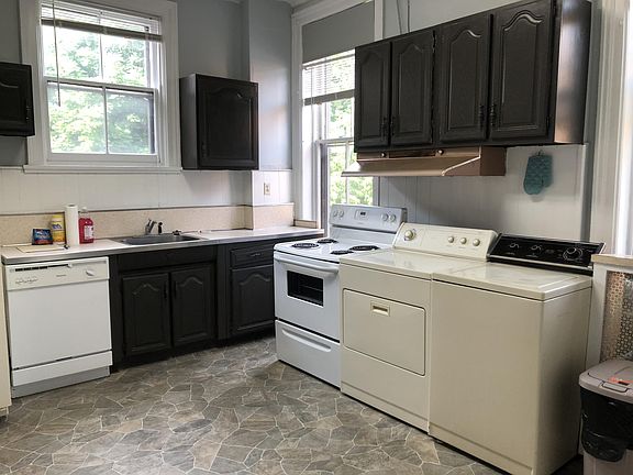 2nd image of 1 Irving Pl #1