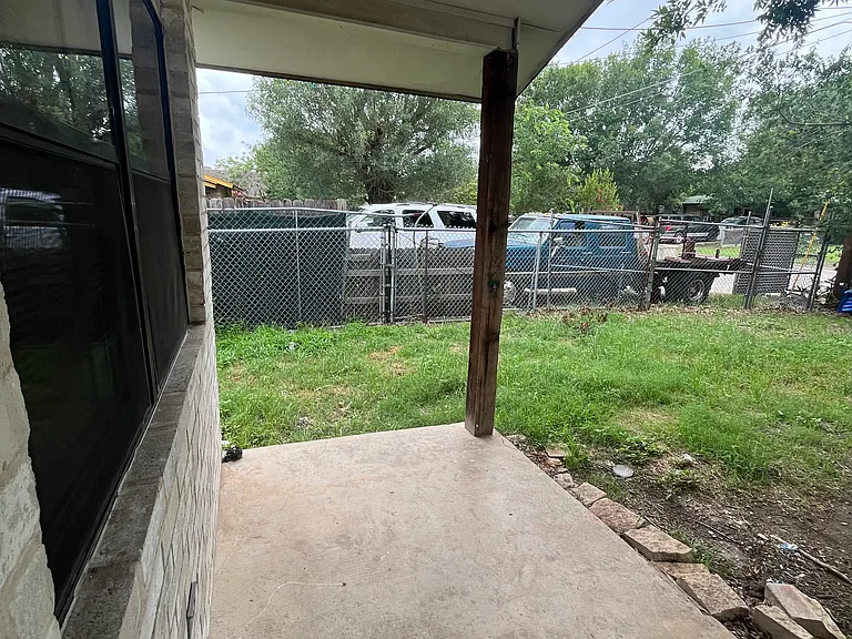 606 Guadalimar St — Photo 26
