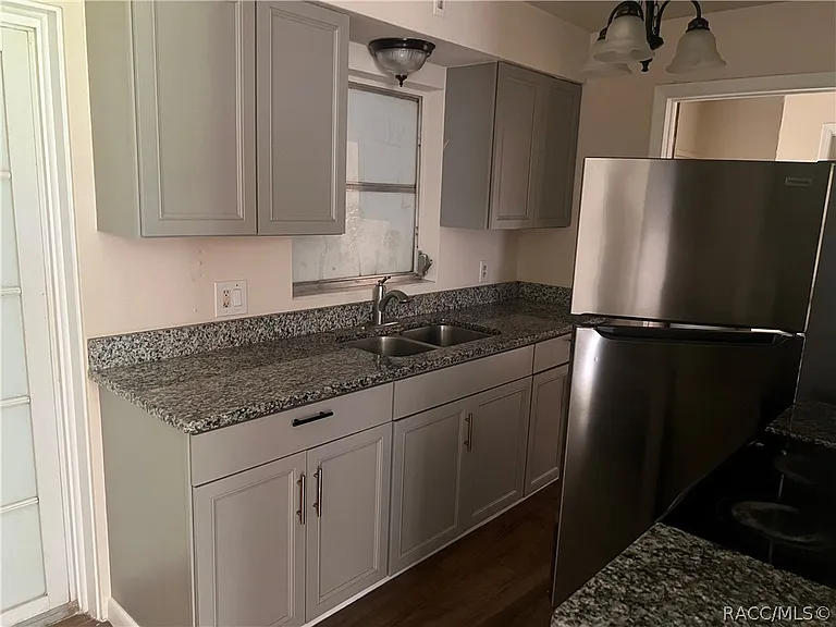 10 N Adams St — Photo 11