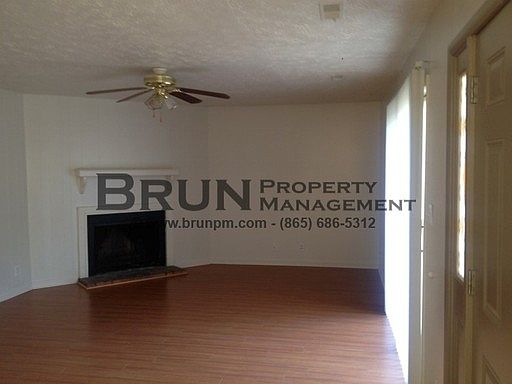 5th image of 9113 Woodpark Ln APT B
