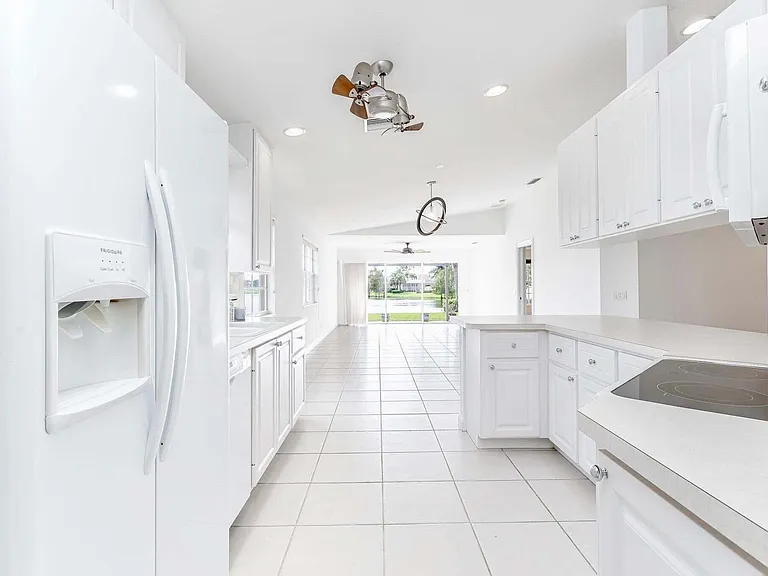 8270 Eleuthera Ln — Photo 5