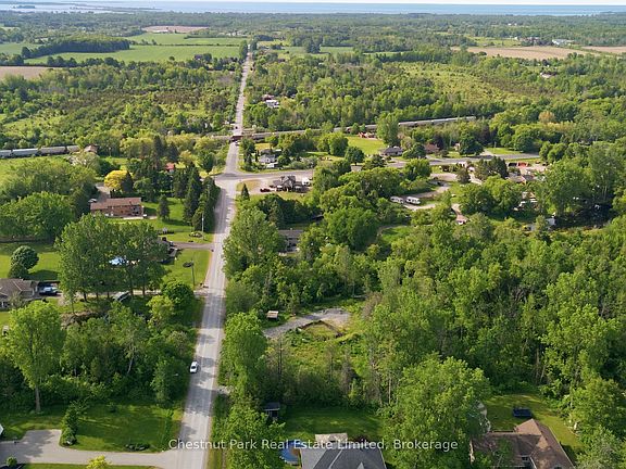 5th image of 40 Whispering Woods Dr