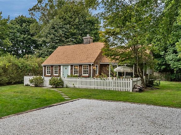 2nd image of 76 Nautilus St