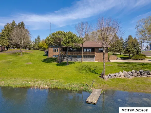 11642 Indigo Ave, Clear Lake, IA 50428