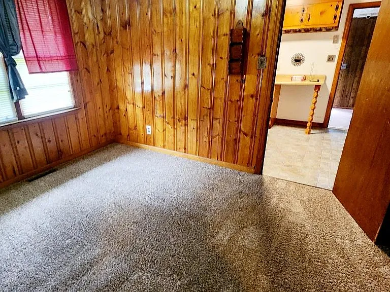107 Grant St — Photo 6