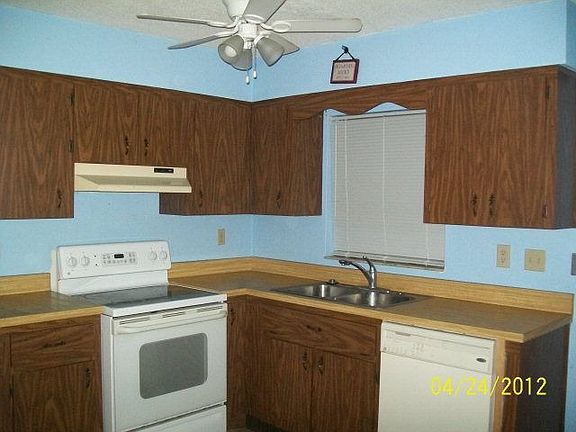 2nd image of 840 Magnolia Ave