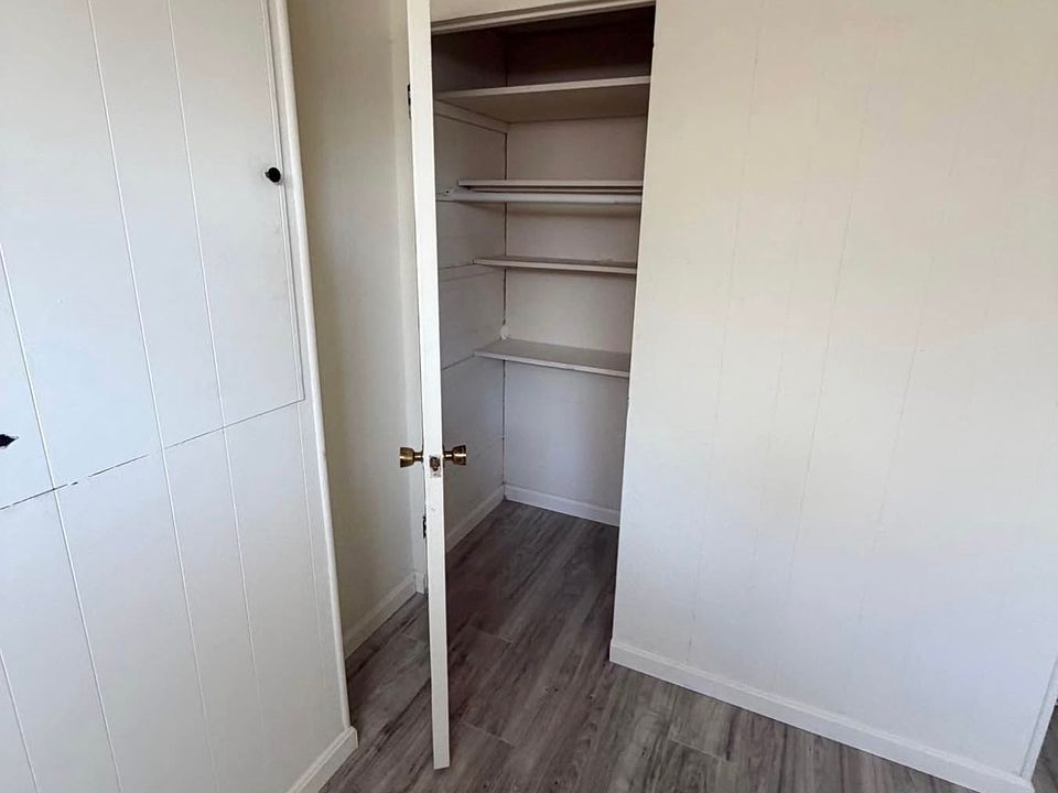 Building Photo 4