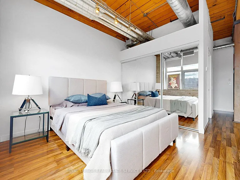 2154 Dundas St W #405 — Photo 14