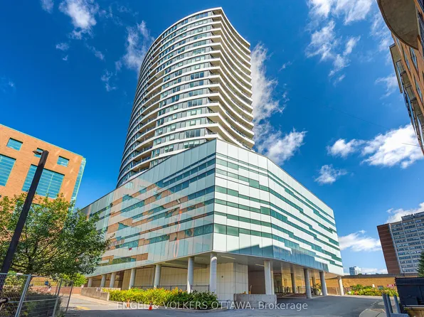 485 Richmond Rd #1905, Ottawa, ON K2A 3W9