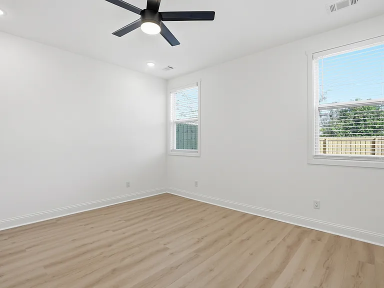1228 E Anderson St #B — Photo 14