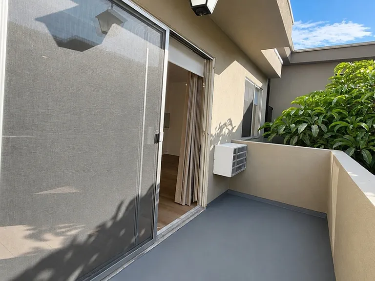 1852 Corinth Ave #19 — Photo 3