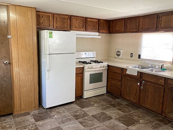 2nd image of 177 E Lawn Ct
