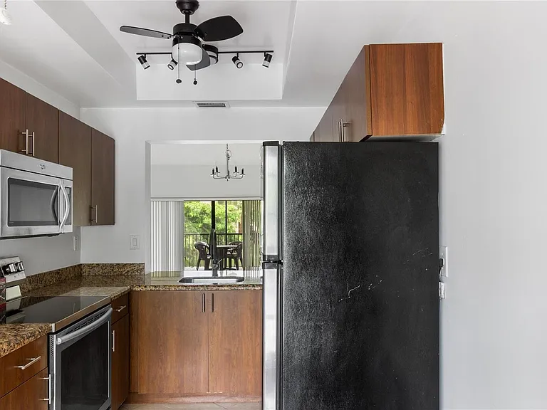 2067 SW 15th St #232 — Photo 18