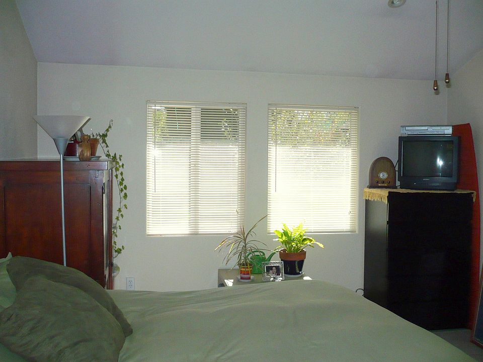 Bedroom/Living Room