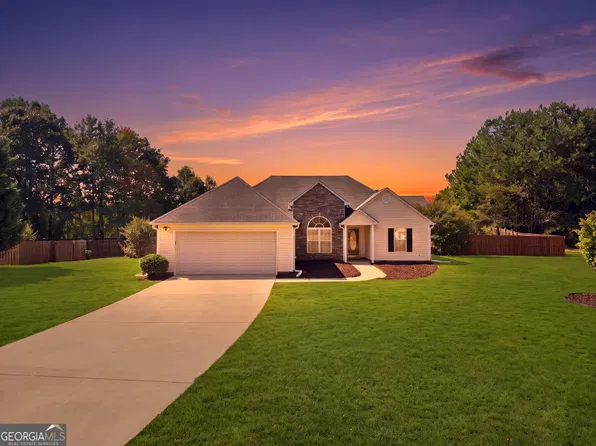 713 Manor Ridge Dr, Loganville, GA 30052