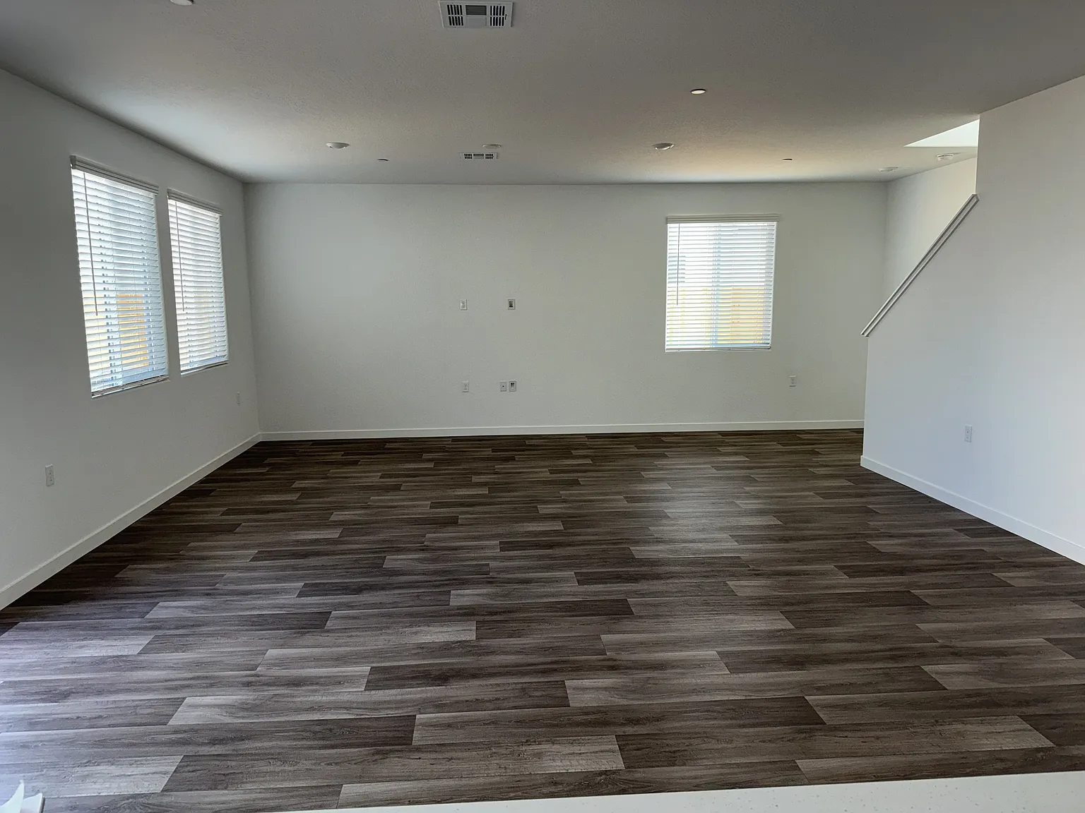 4 bed, 2245 sqft, $2,975 — Photo 4