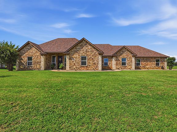 3rd image of 2425 Pecan Springs Rd