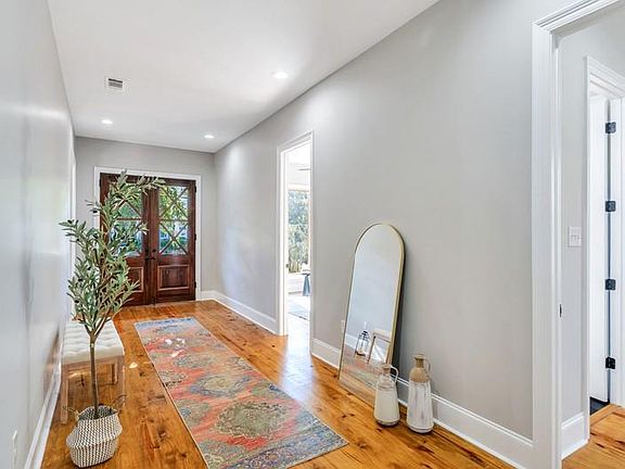 5th image of 6019 Chatham Dr