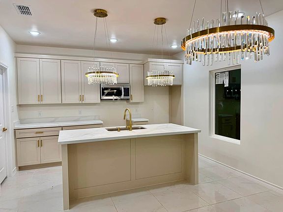 5th image of 205 Lusitano Dr