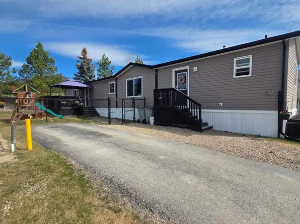 851 63rd St #14, Edson, AB T7E 1R8