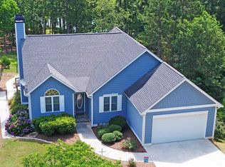 28 Farmers Ln, Hartwell, GA 30643