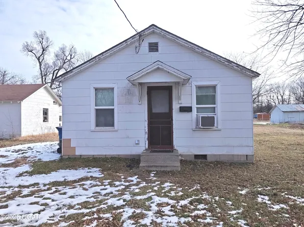 1302 Grand St, Lamar, MO 64759