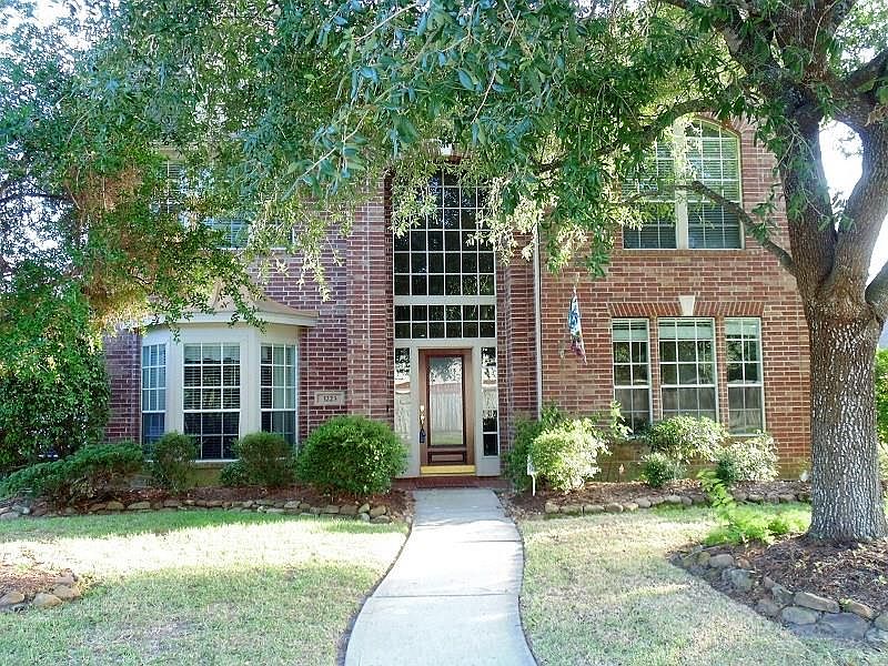 New Carpet installed throughout! Interior Neutralized Paint 9-2-2018. Gorgeous Two Story, Four Bedroom Home has great curb appeal and a stunning interior! *Did NOT Flood During Harvey*
